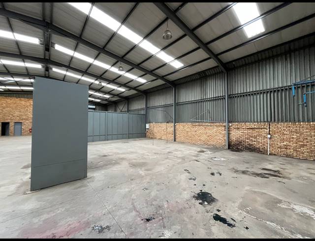 680M² WAREHOUSE FOR SALE IN VULCANIA